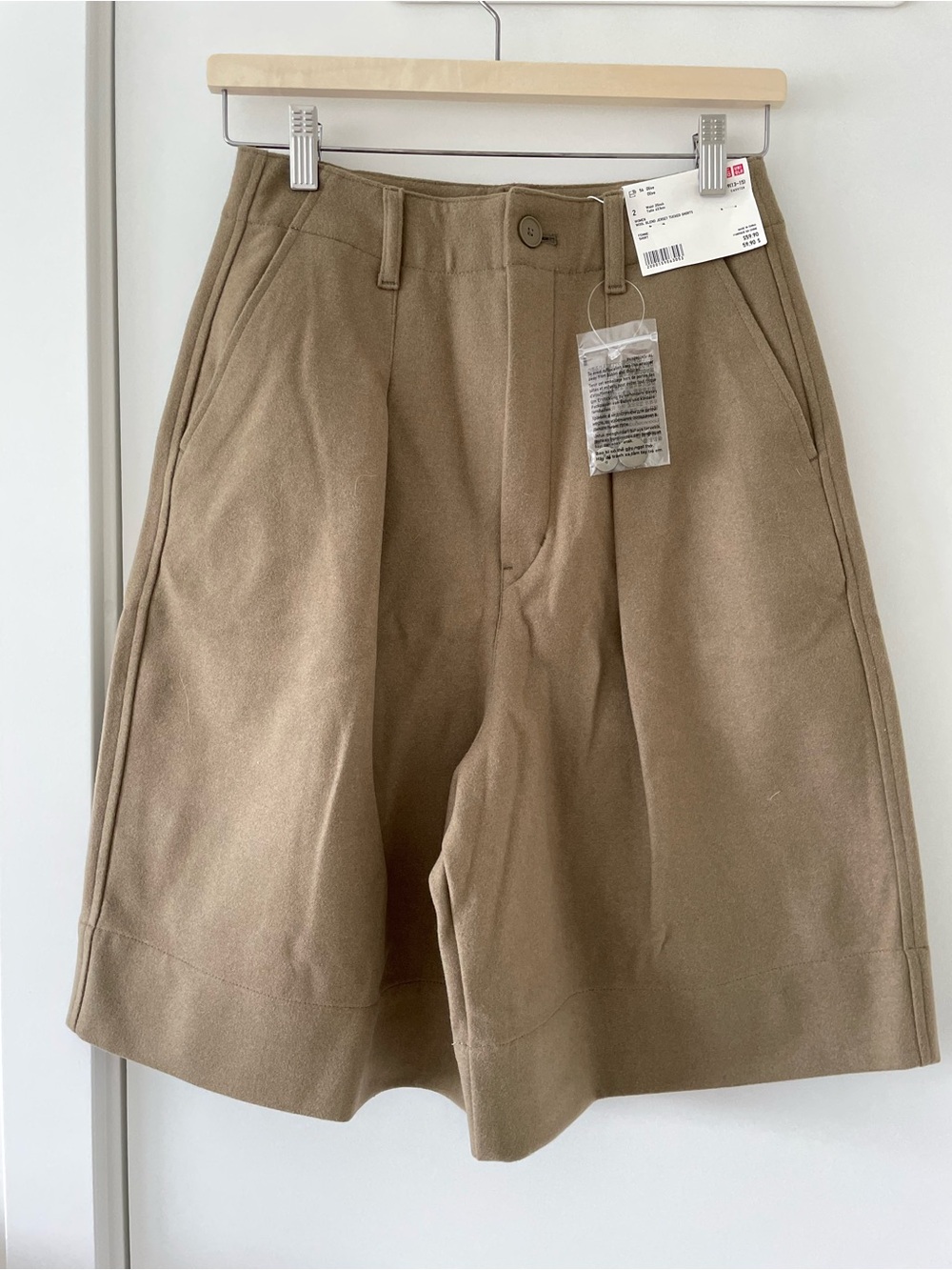 Uniqlo Women's Tan Flat-Front Shorts